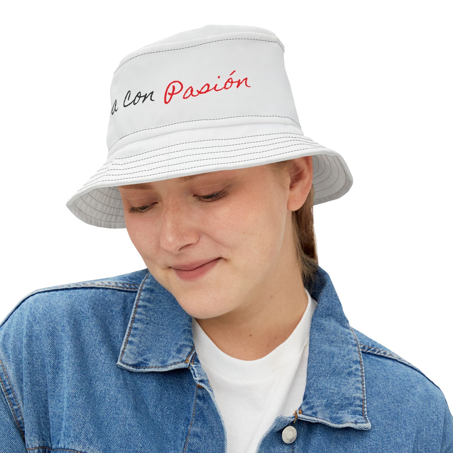 Candela Juega Con Pasión Bucket Hat